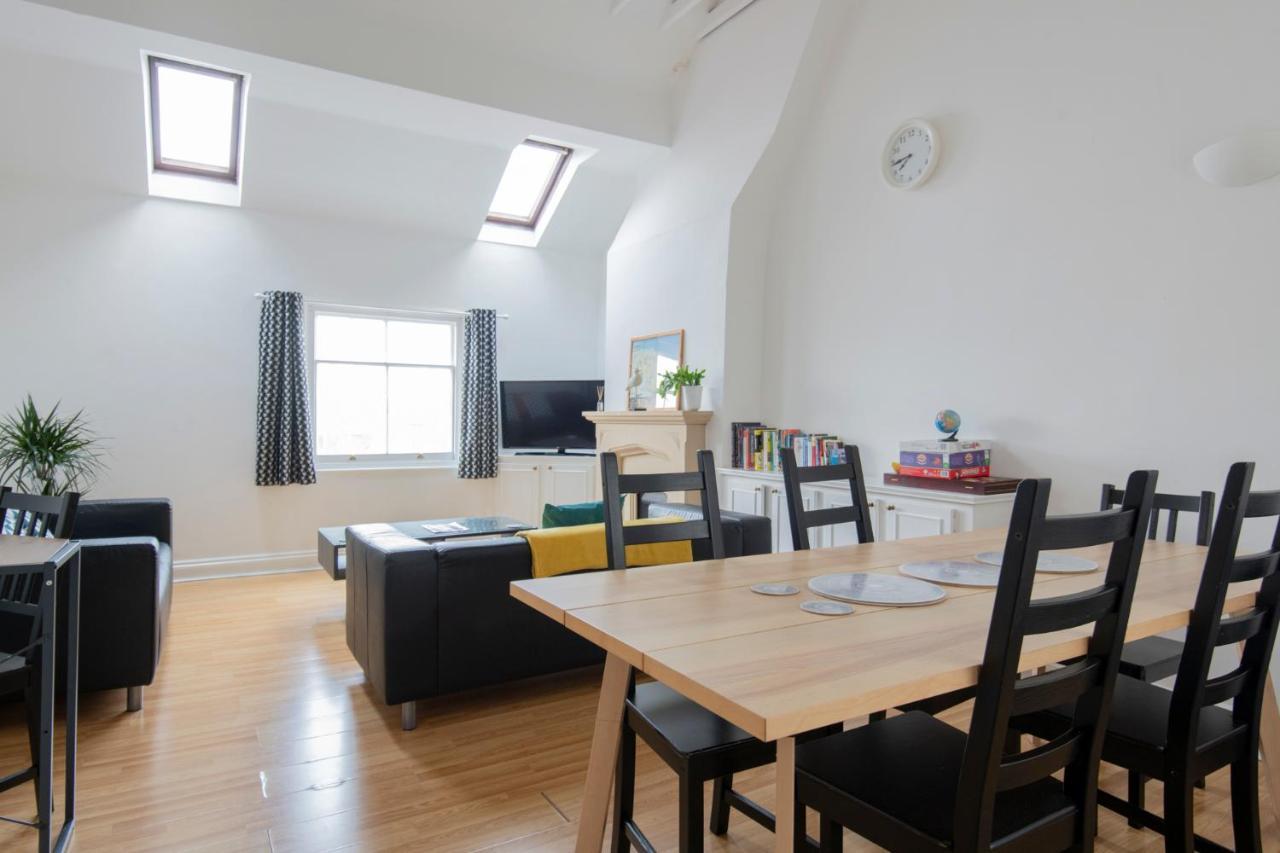 Fantastic 3 Bed Brighton House- Sleeps 6- Superfast Wifi And Garage Daire Dış mekan fotoğraf