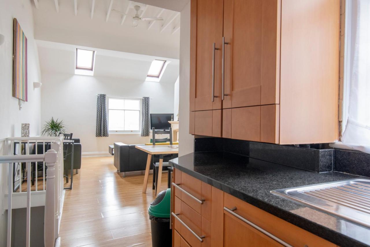 Fantastic 3 Bed Brighton House- Sleeps 6- Superfast Wifi And Garage Daire Dış mekan fotoğraf