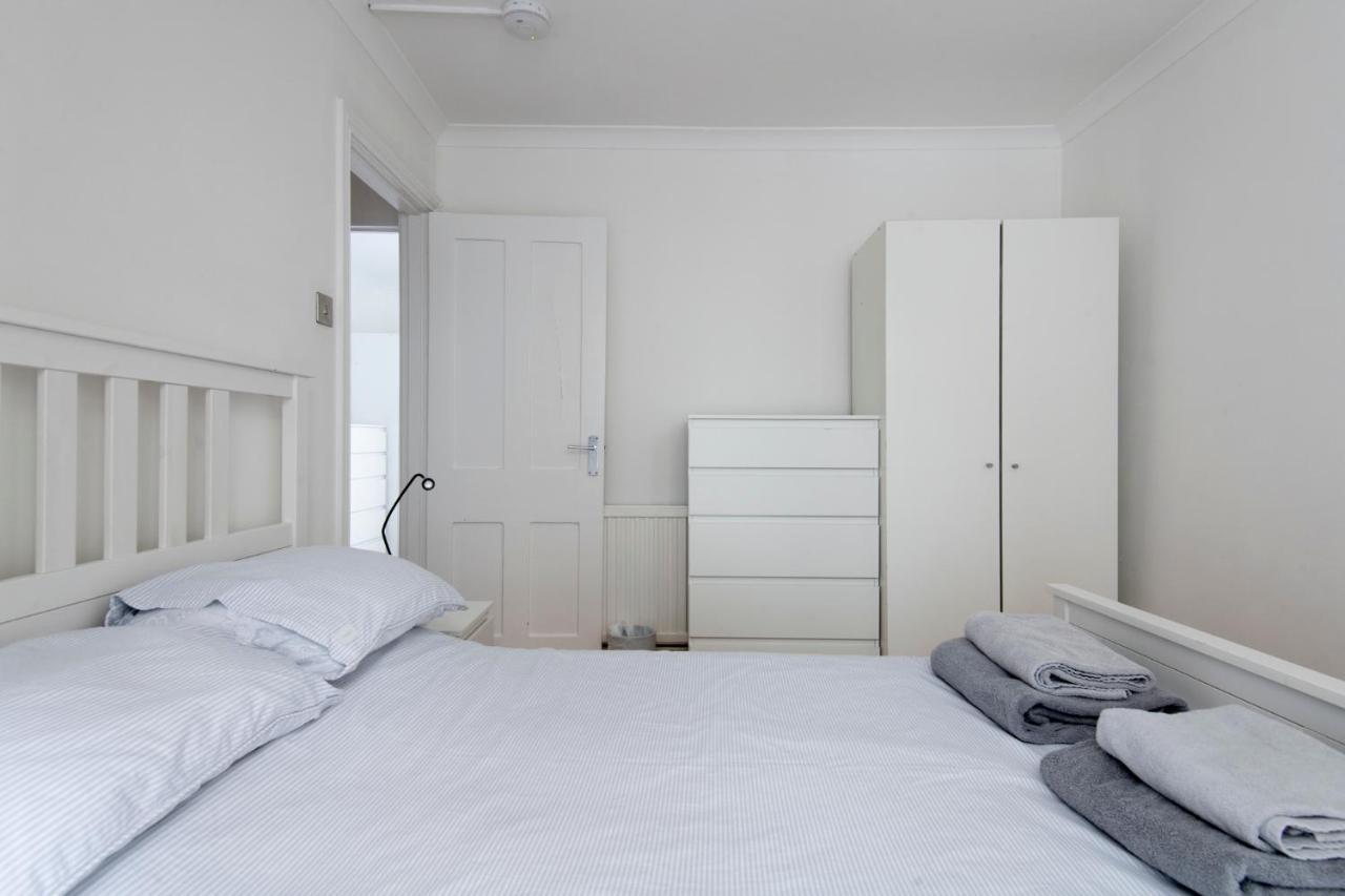 Fantastic 3 Bed Brighton House- Sleeps 6- Superfast Wifi And Garage Daire Dış mekan fotoğraf